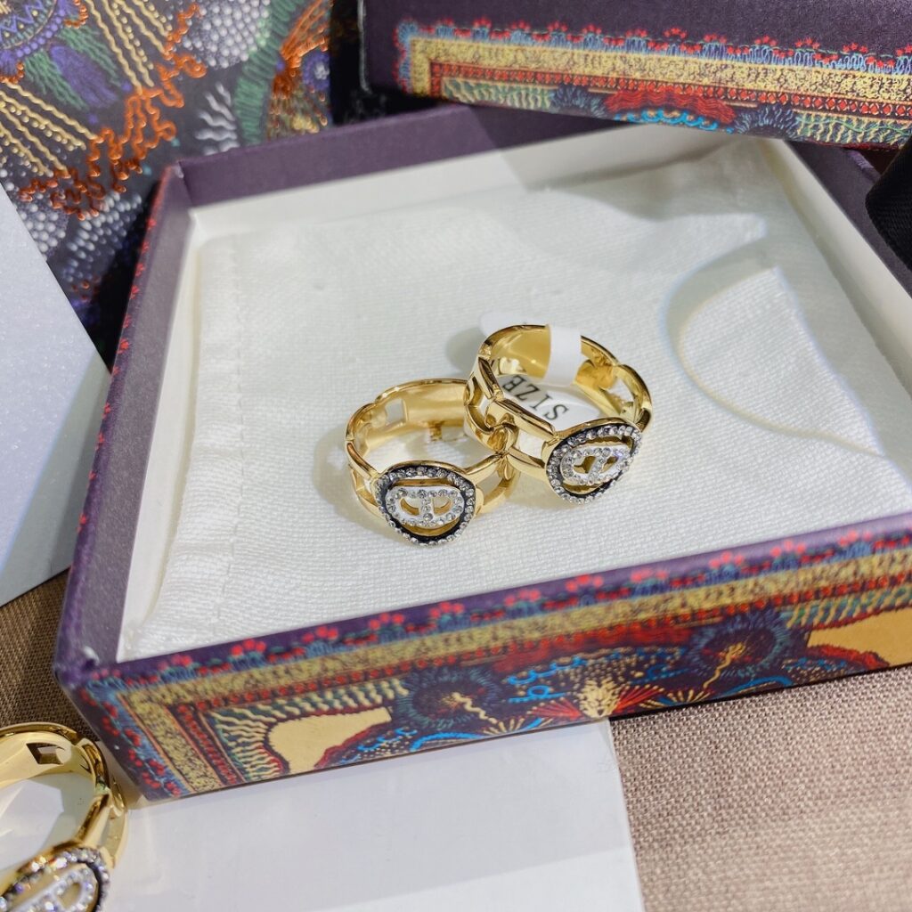 Designer J057 Ring editorial product context 2