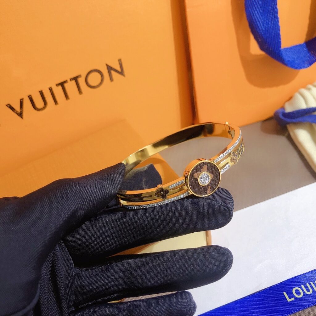 Designer S259 Bracelet editorial product context 2