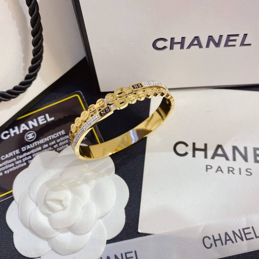 Designer S260 Bracelet editorial product context 1