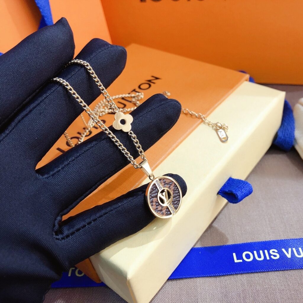 Designer Necklace editorial product context 3