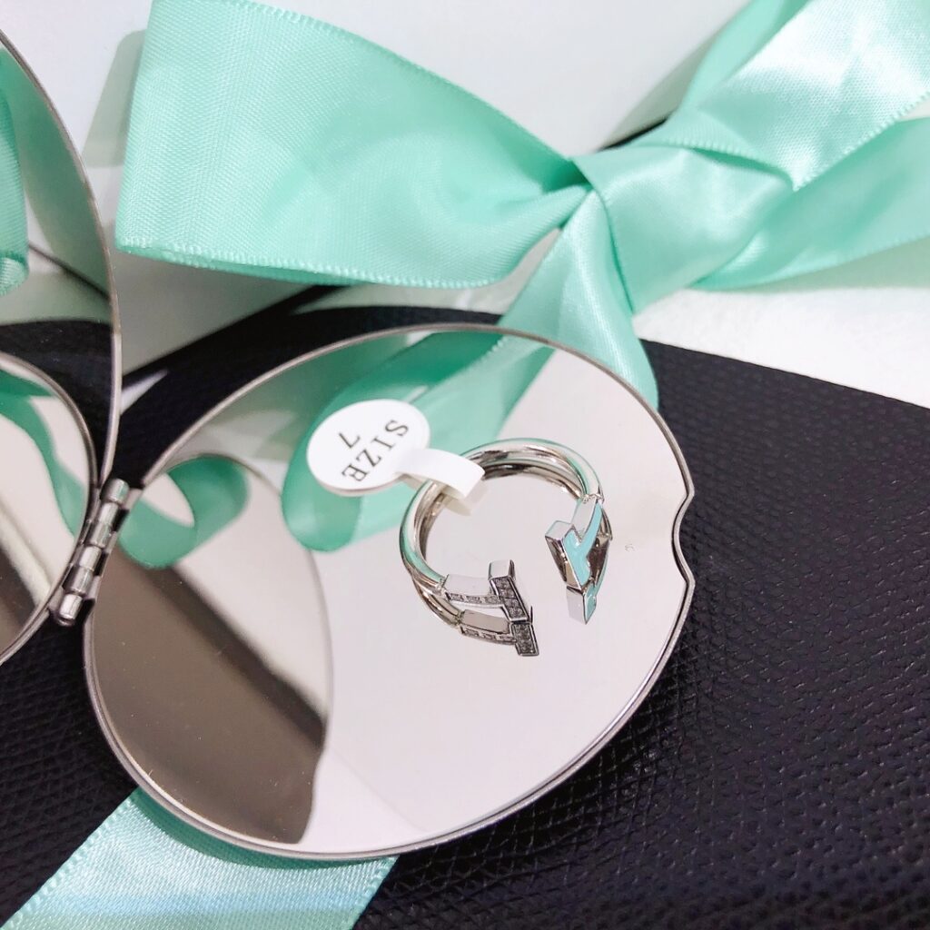 Designer J063 Ring editorial product context 2