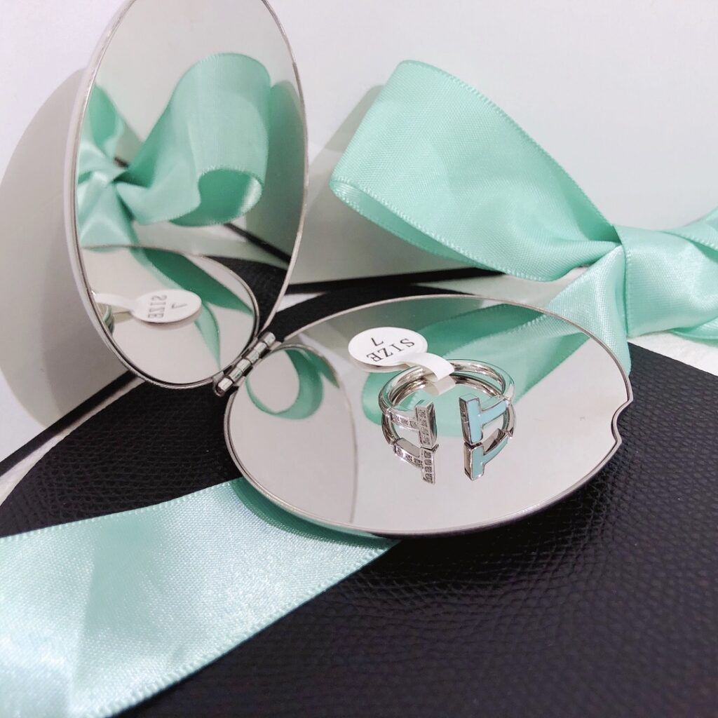 Designer J063 Ring editorial product context 1