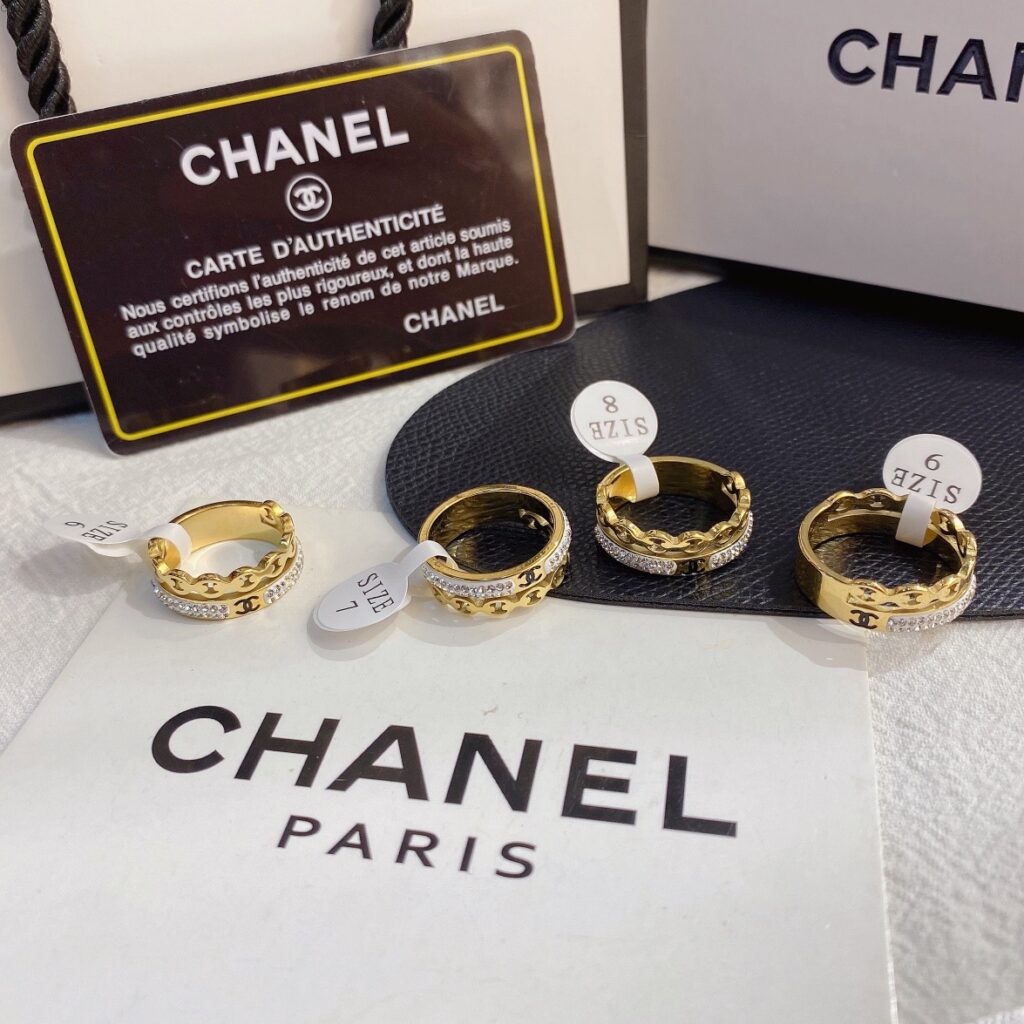 Designer J064 Ring editorial product context 3