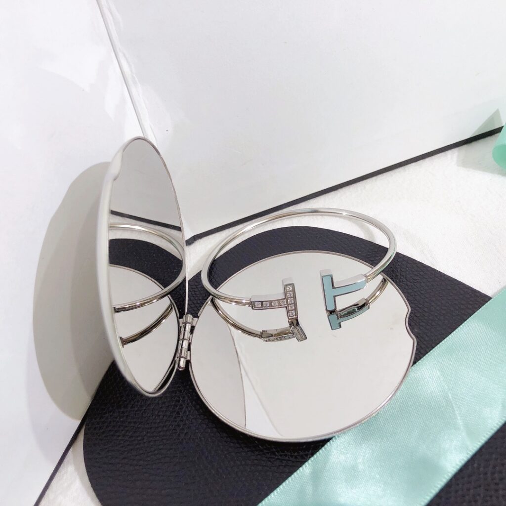 Designer S262 Ring editorial product context 1