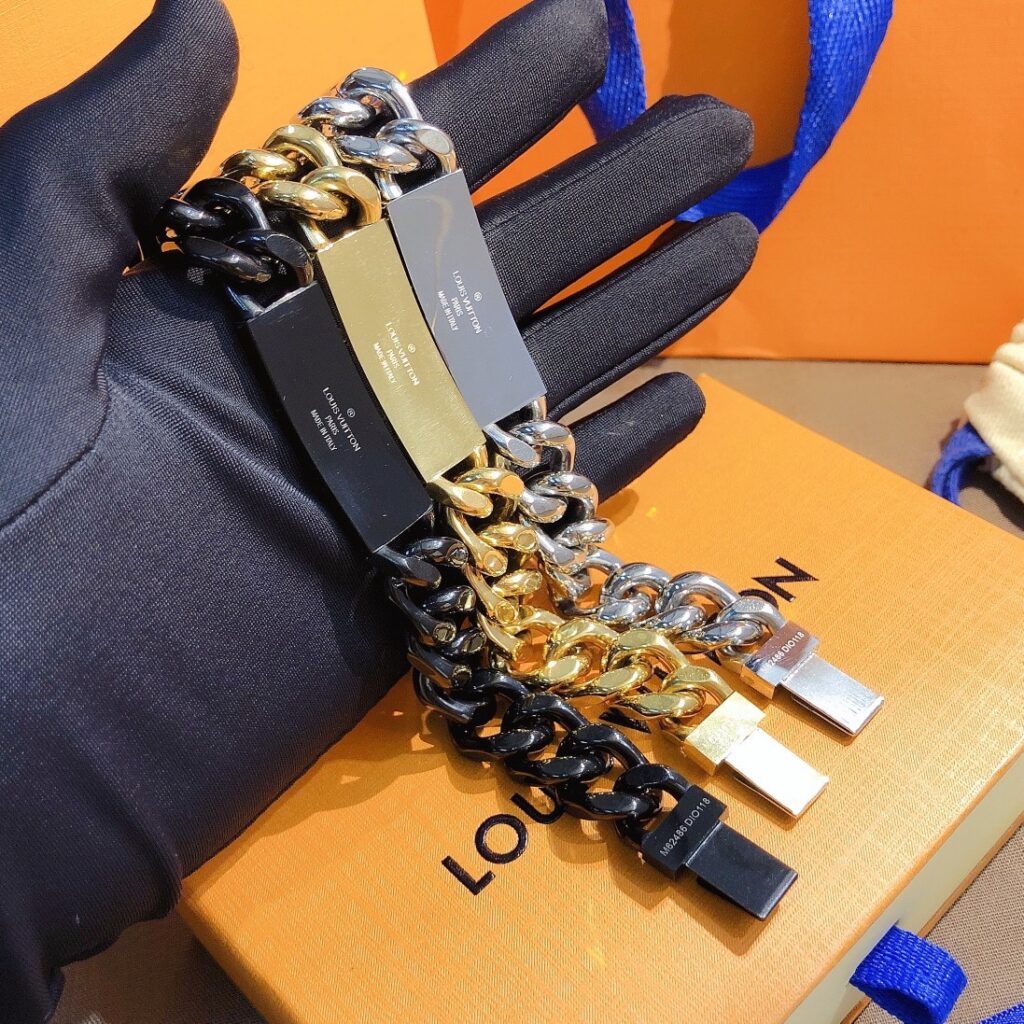 Designer L095 Bracelet 20 cm editorial product context 3