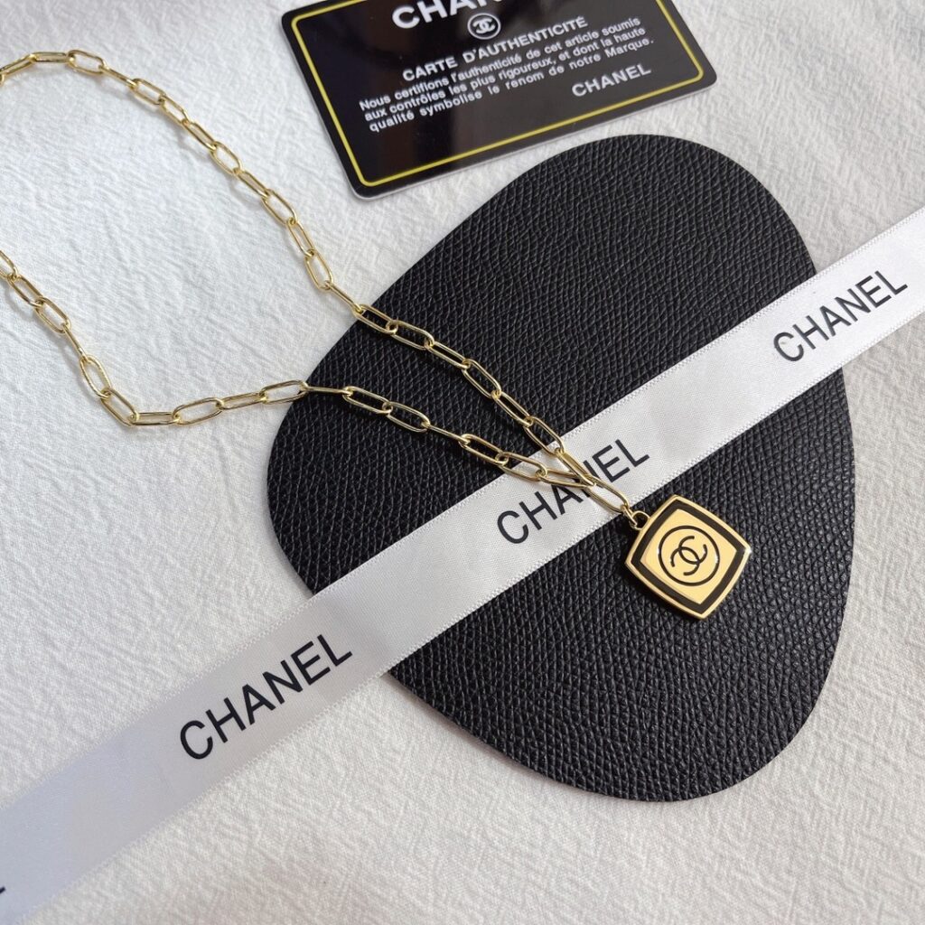 Designer Necklace editorial product context 3