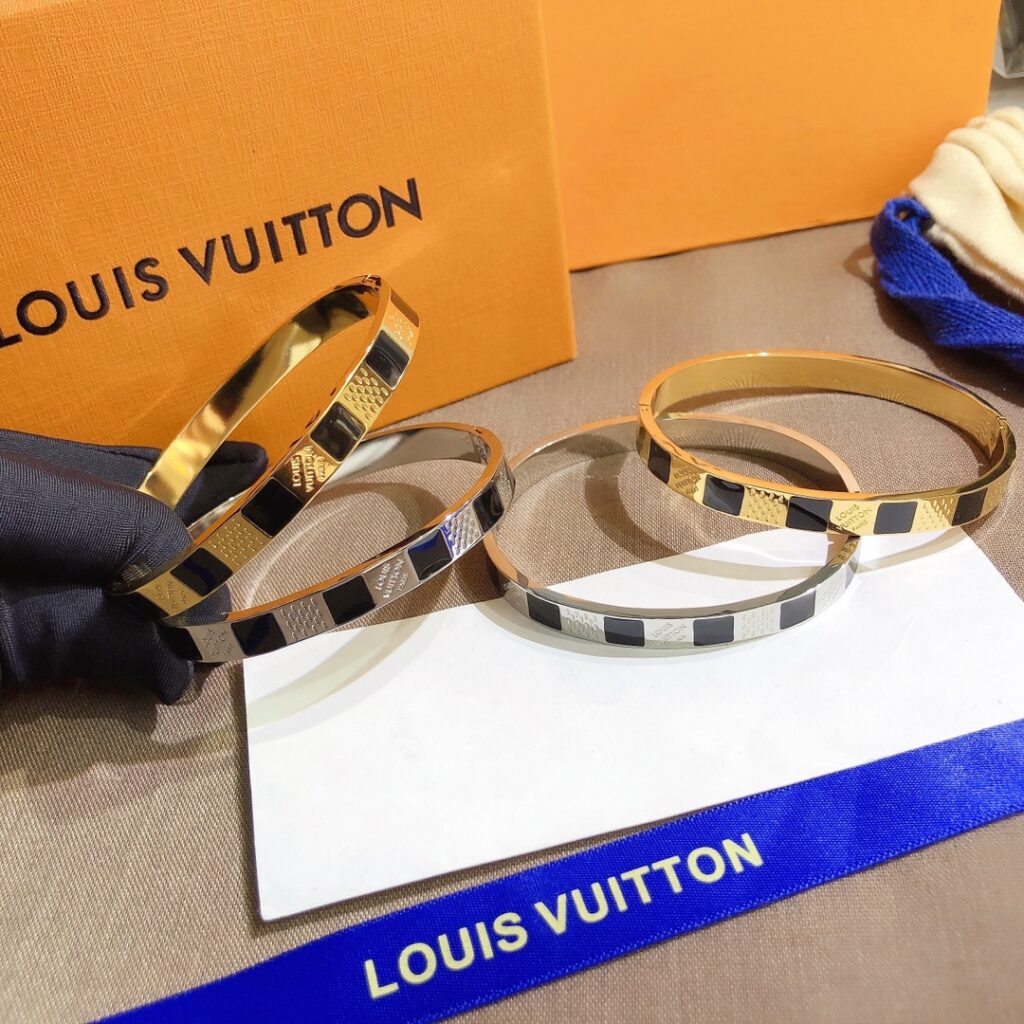 Designer S270 Bracelet editorial product context 1