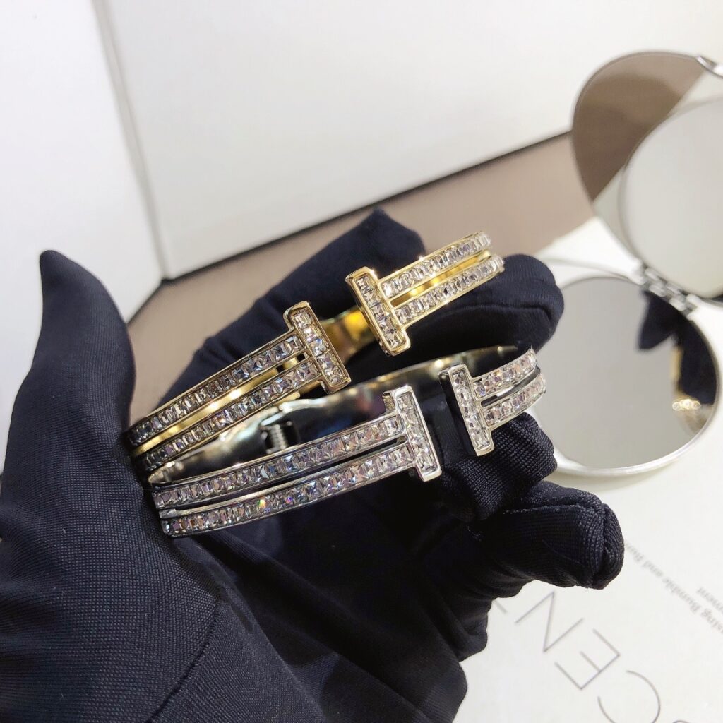 Designer S272 Bracelet editorial product context 1