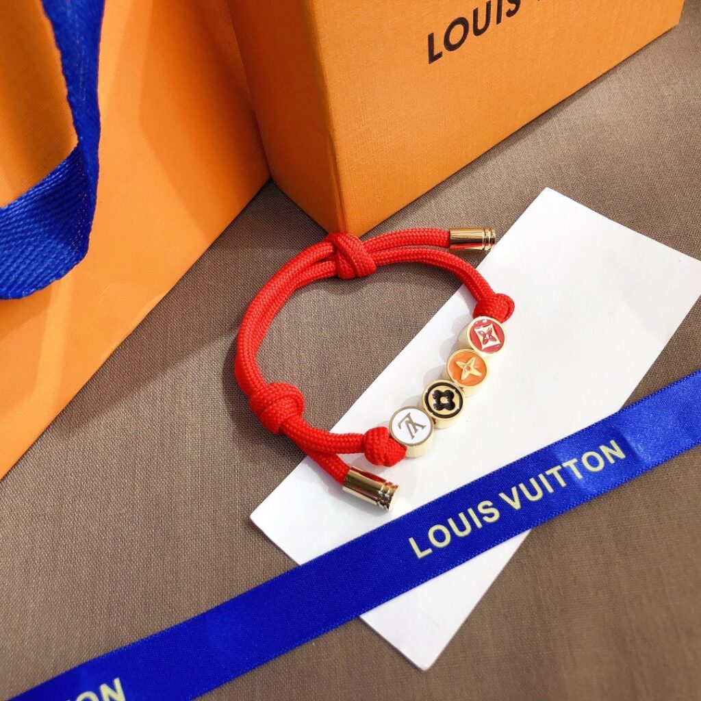 Designer S273 Bracelet editorial product context 1