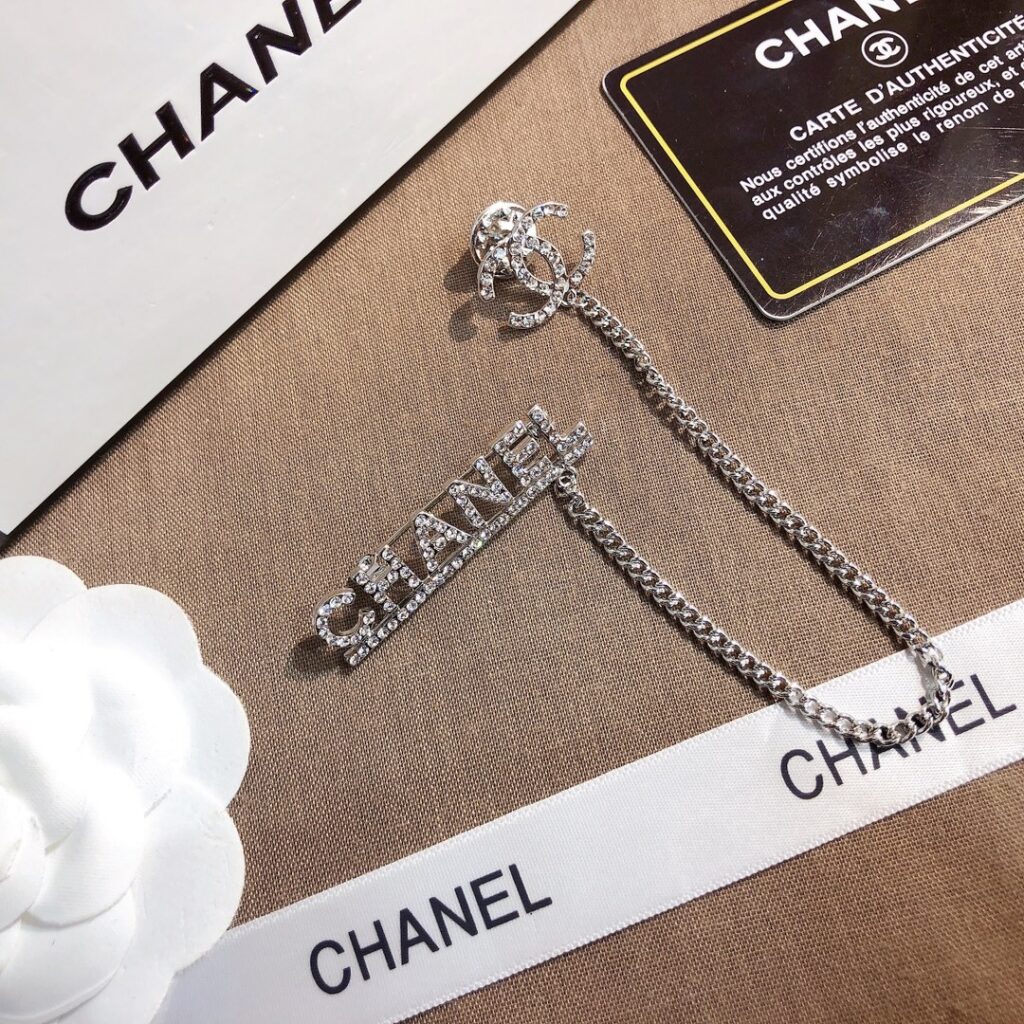 Designer D053 Brooch editorial product context 3