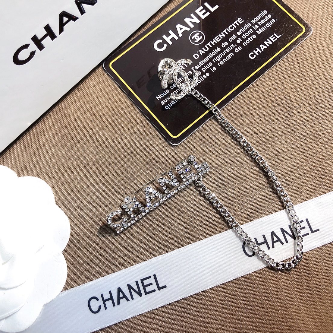 Designer Luxury D053 Brooch