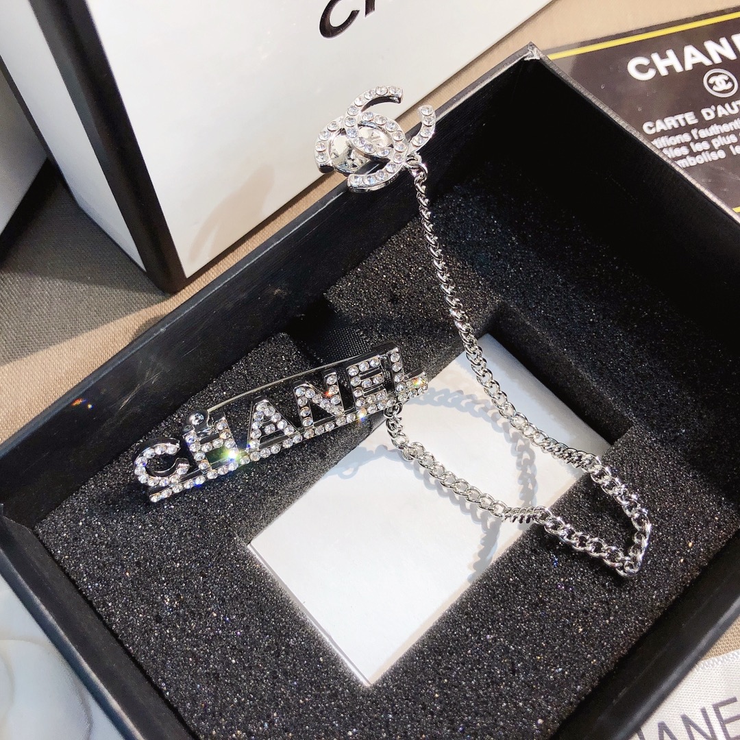 Designer Luxury D053 Brooch