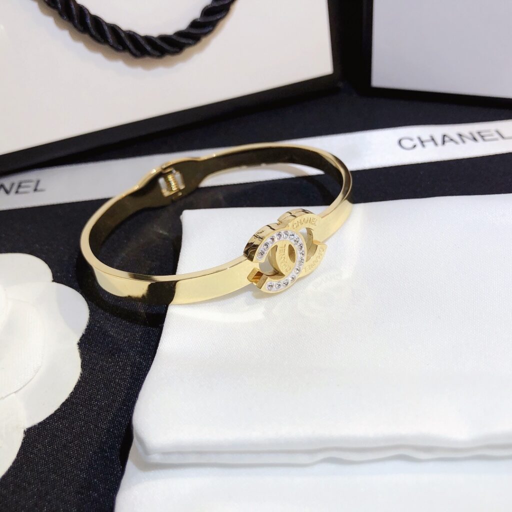 Designer S277 Bracelet editorial product context 1