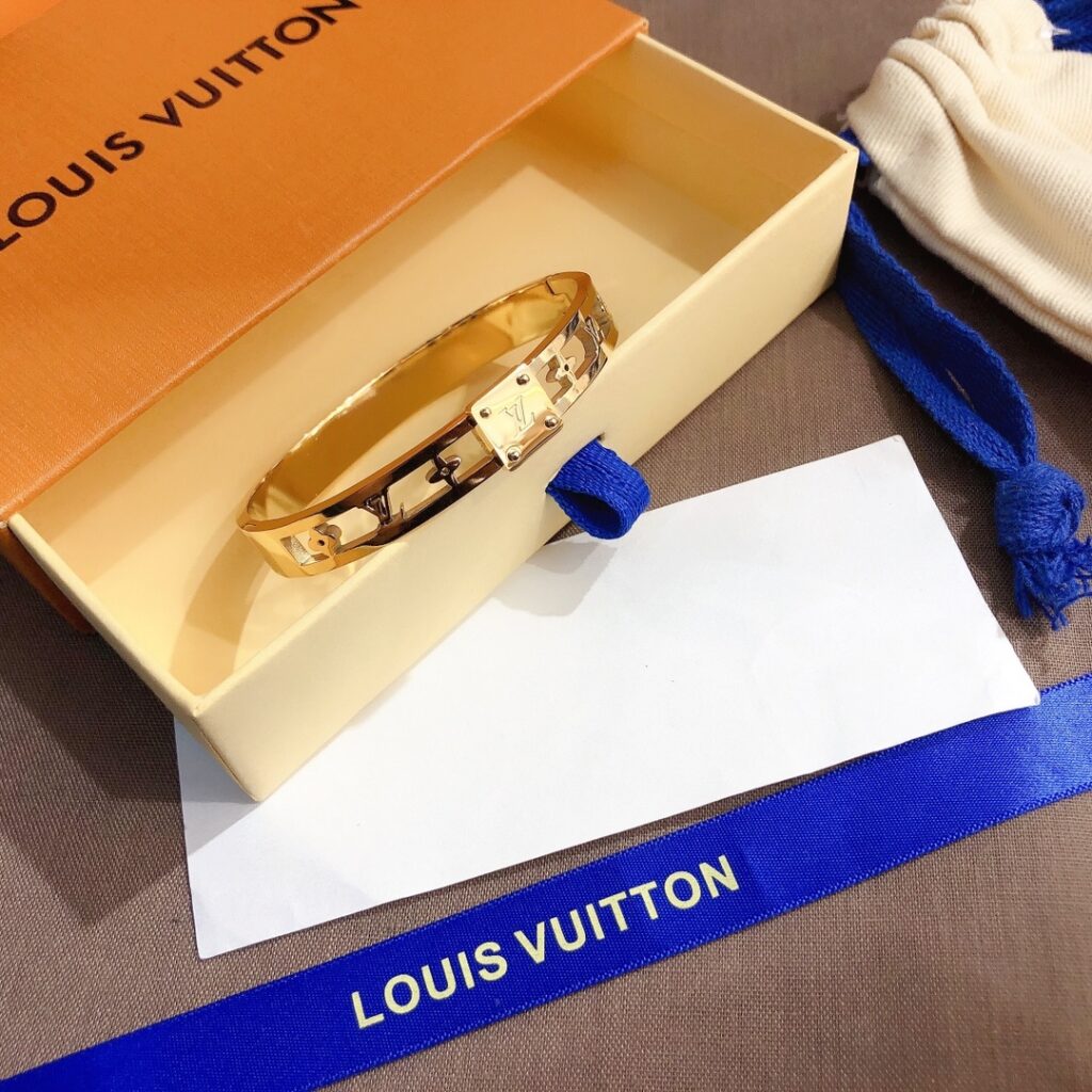 Designer S279 Bracelet editorial product context 1