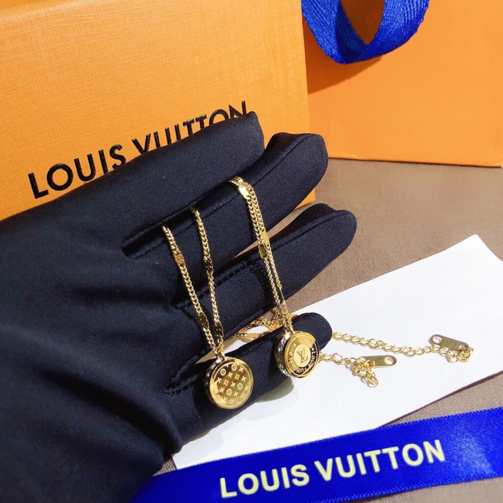 Designer Necklace editorial product context 3