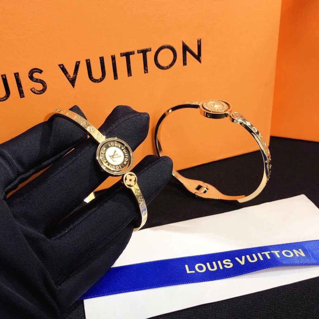 Designer S282 Bracelet editorial product context 1