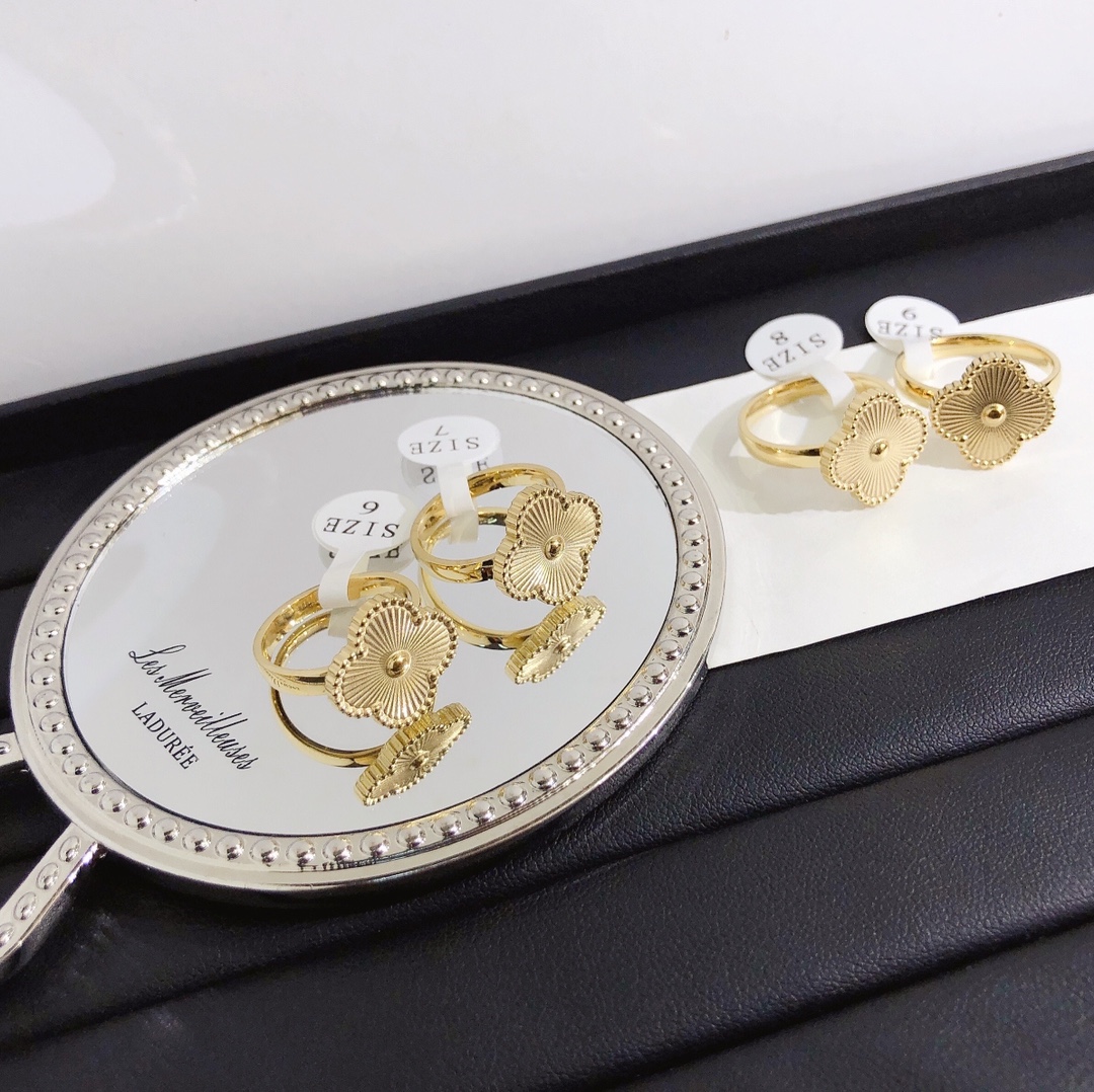 Designer J068 Ring