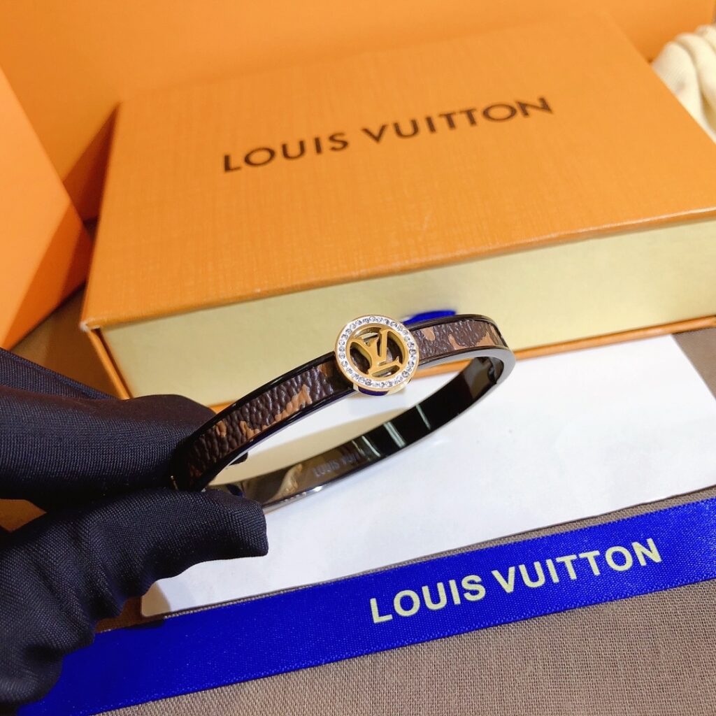 Designer S288 Bracelet editorial product context 1