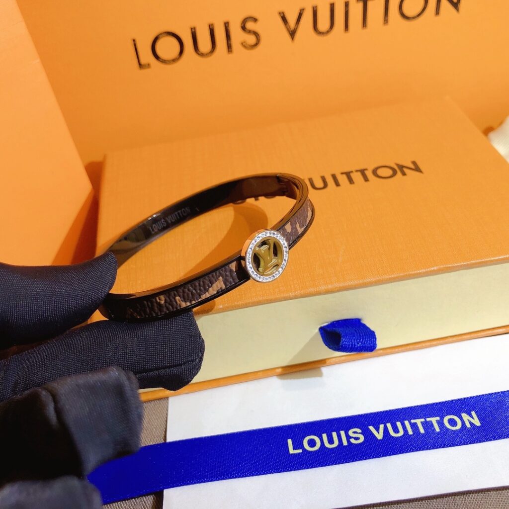 Designer S288 Bracelet editorial product context 3