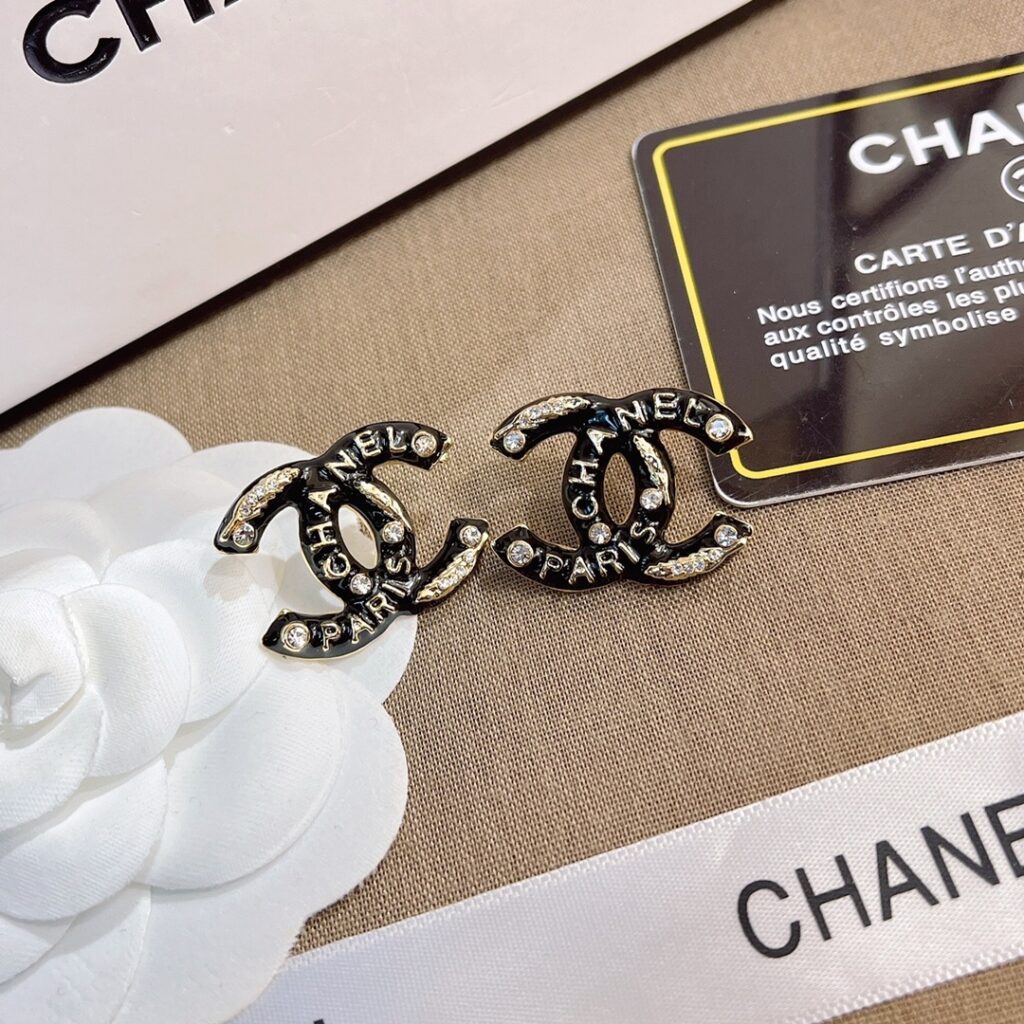 Designer A694 Ring editorial product context 2