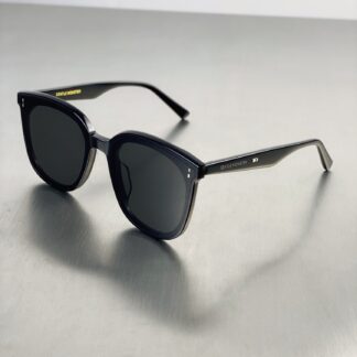 Premium Designer Luxury Handbag - Classic Structured Tote with Gold Hardware