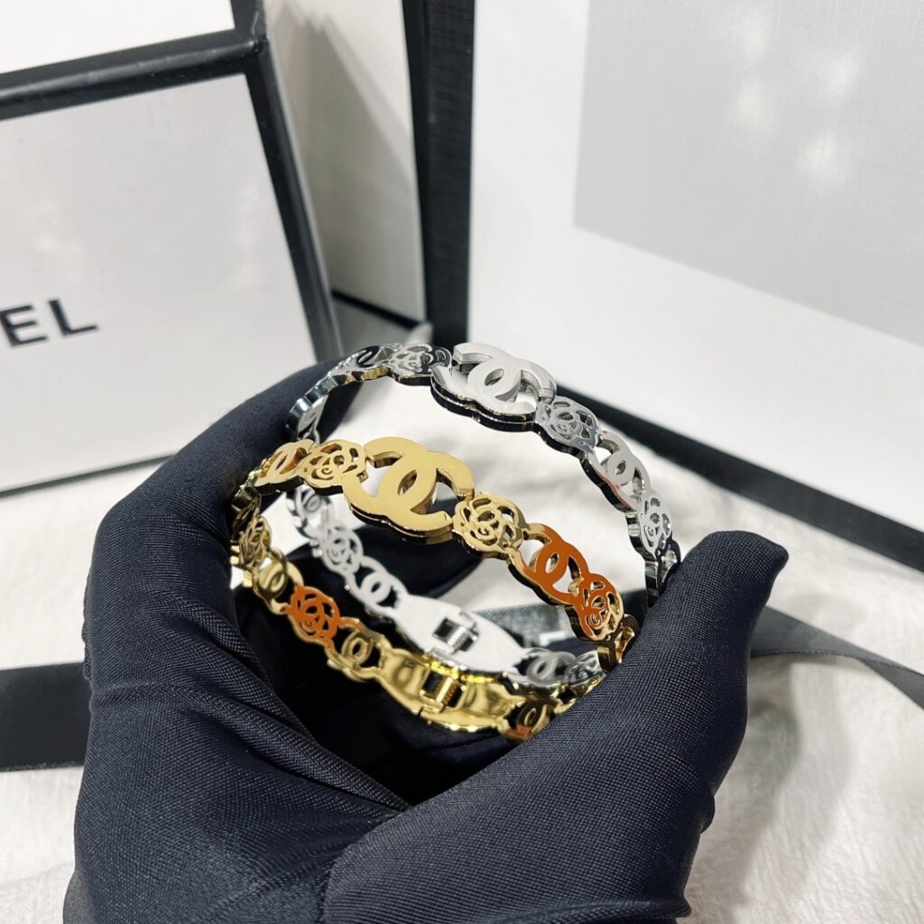 Designer S292 Bracelet editorial product context 1