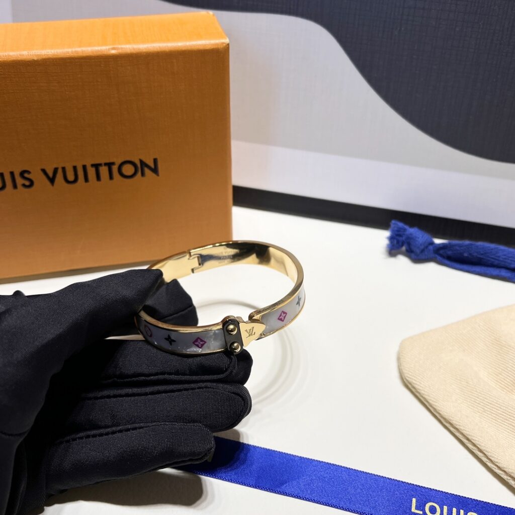 Designer S304 Bracelet editorial product context 1
