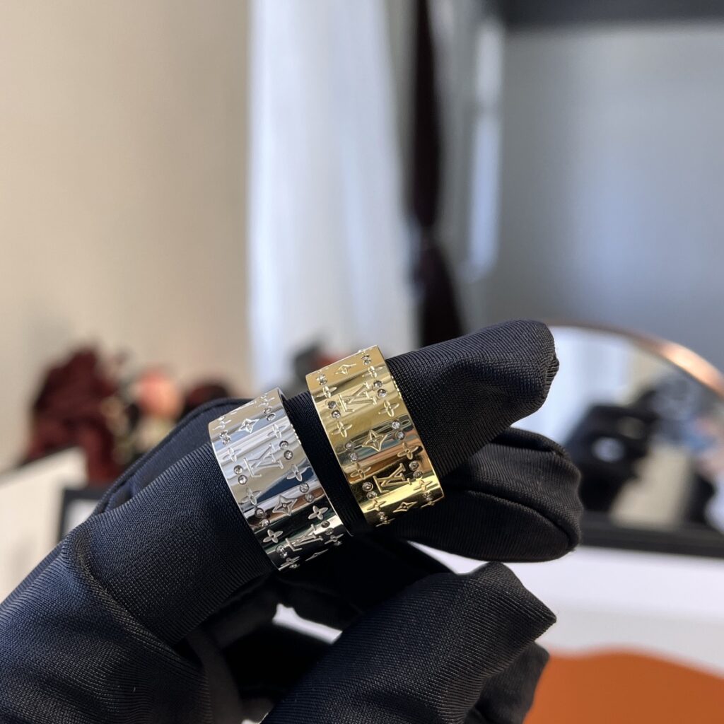 Designer J072 Ring editorial product context 1