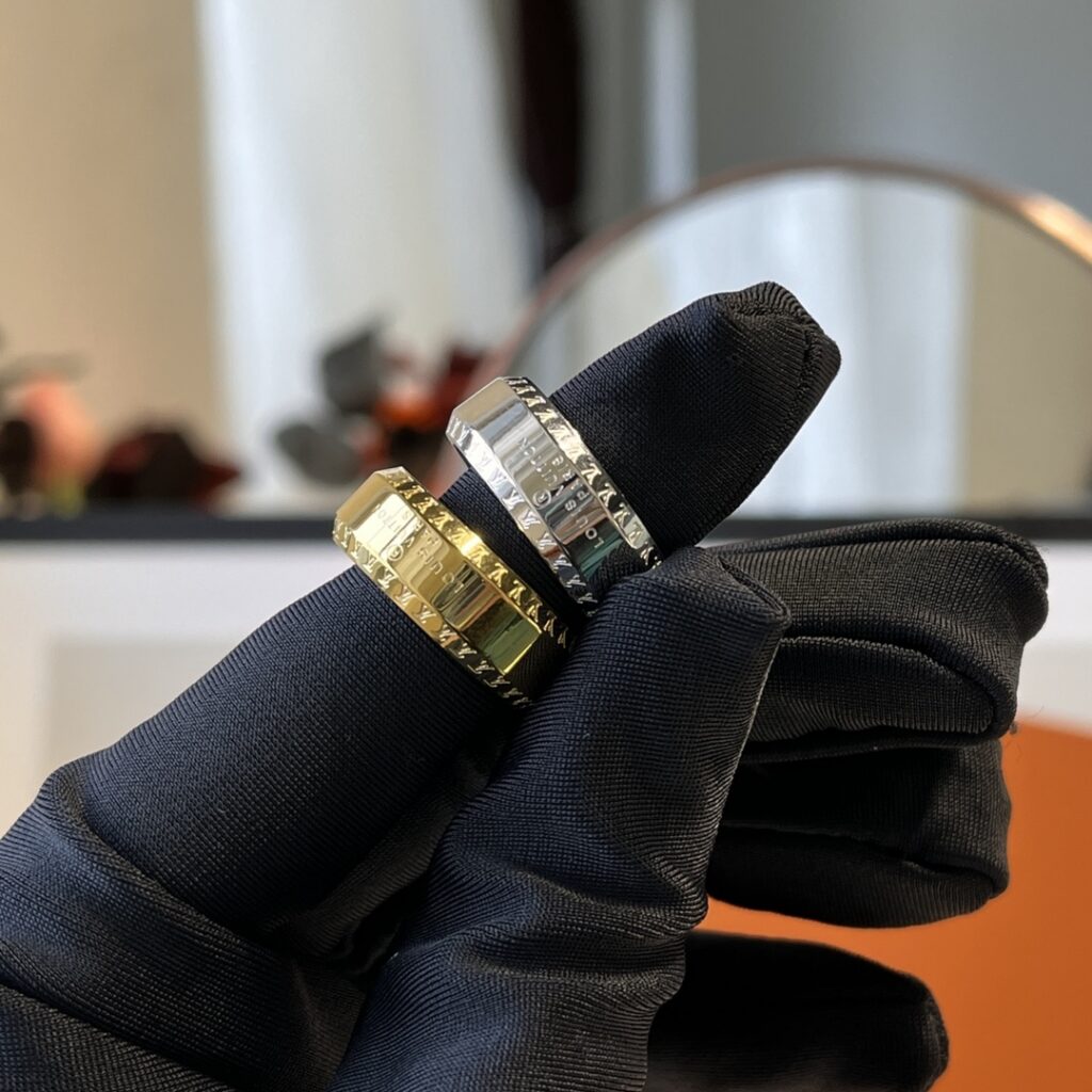 Designer J073 logo Ring editorial product context 1