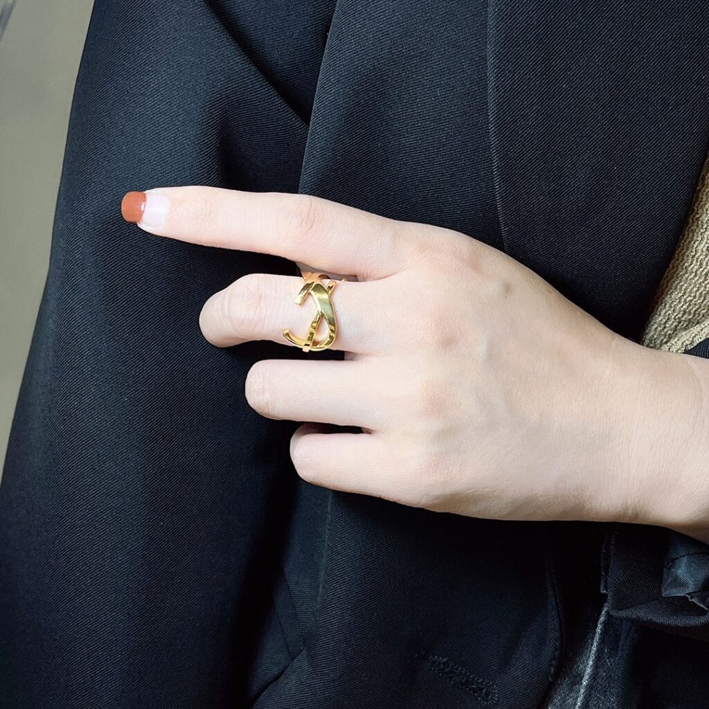 Designer J080 Ring editorial product context 1