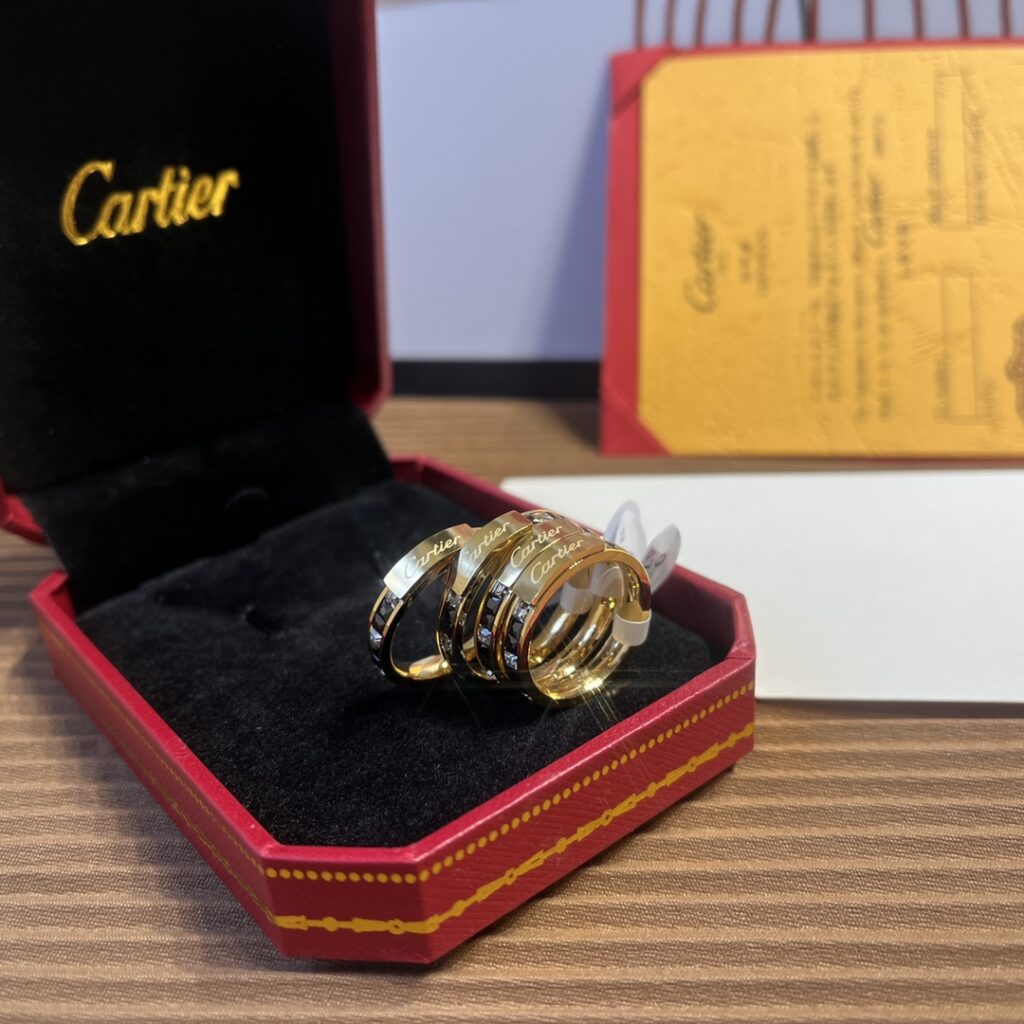 Designer J083 Ring editorial product context 2