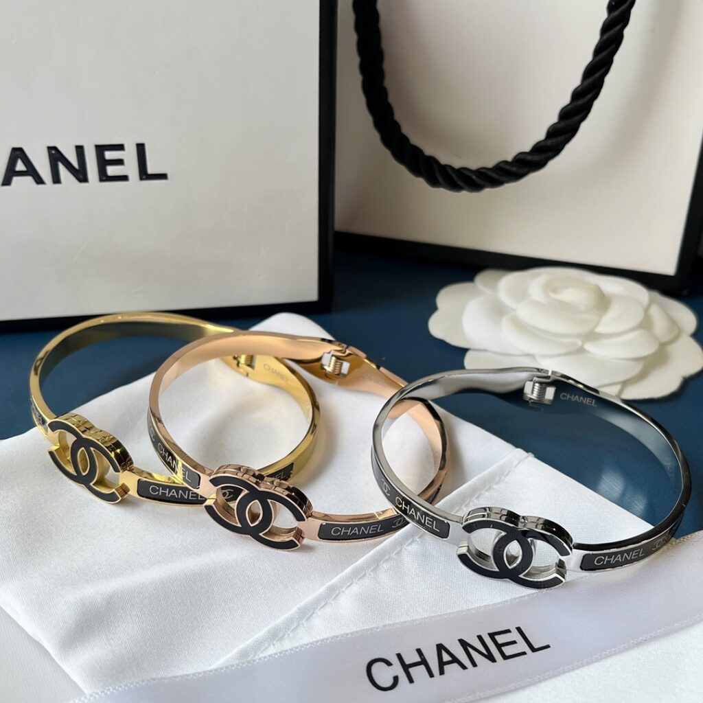 Designer S329 Black Ring editorial product context 3