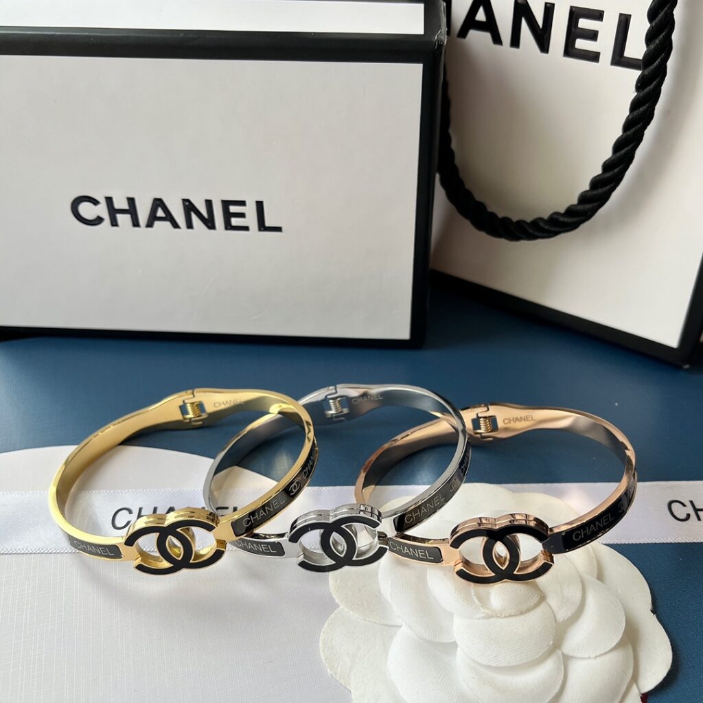 Designer S329 Black Ring editorial product context 2
