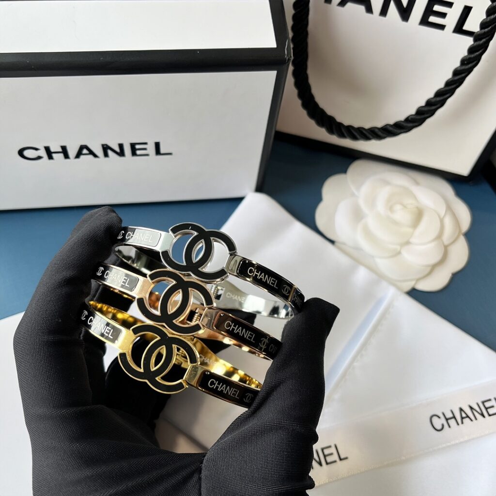 Designer S329 Black Ring editorial product context 1