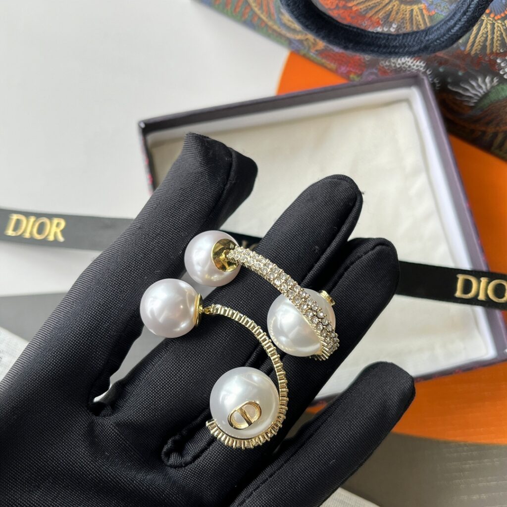 Designer A763 Ring editorial product context 2