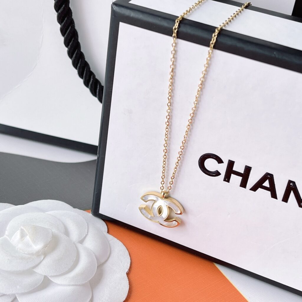 Designer Necklace editorial product context 1