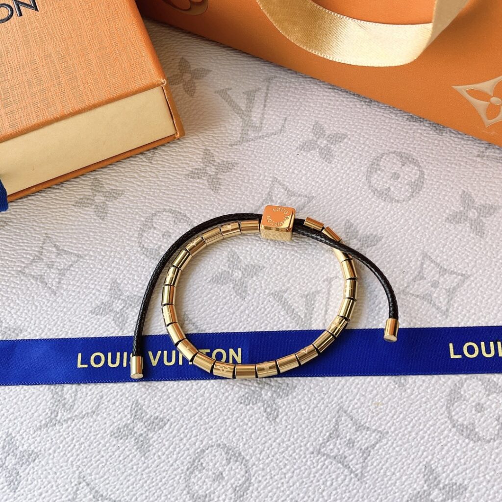 Designer S341 Black Bracelet editorial product context 1
