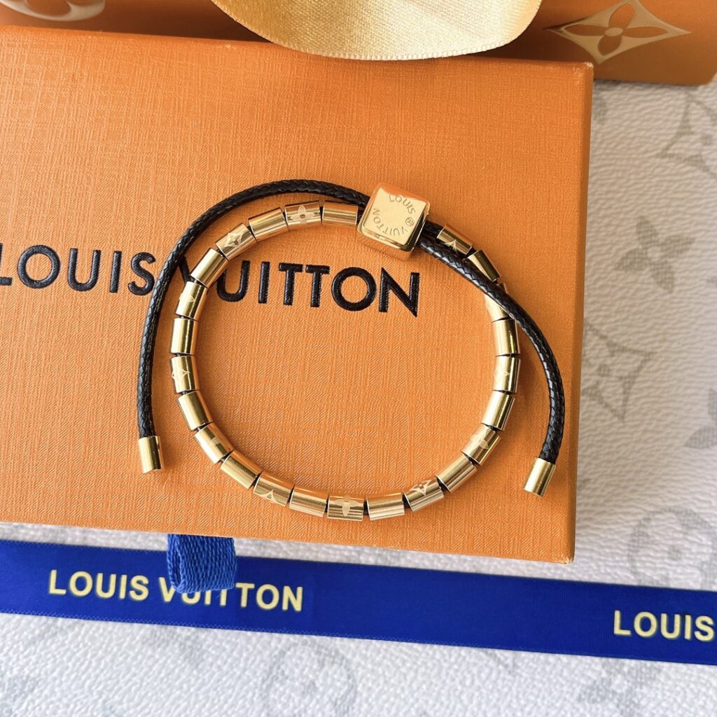 Designer S341 Black Bracelet editorial product context 3