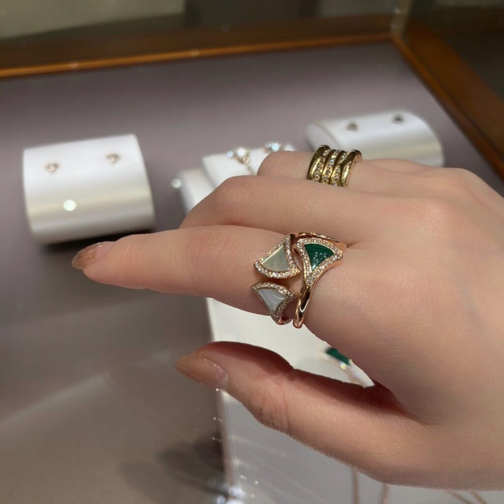 Louis Vuitton Ring editorial product context 2