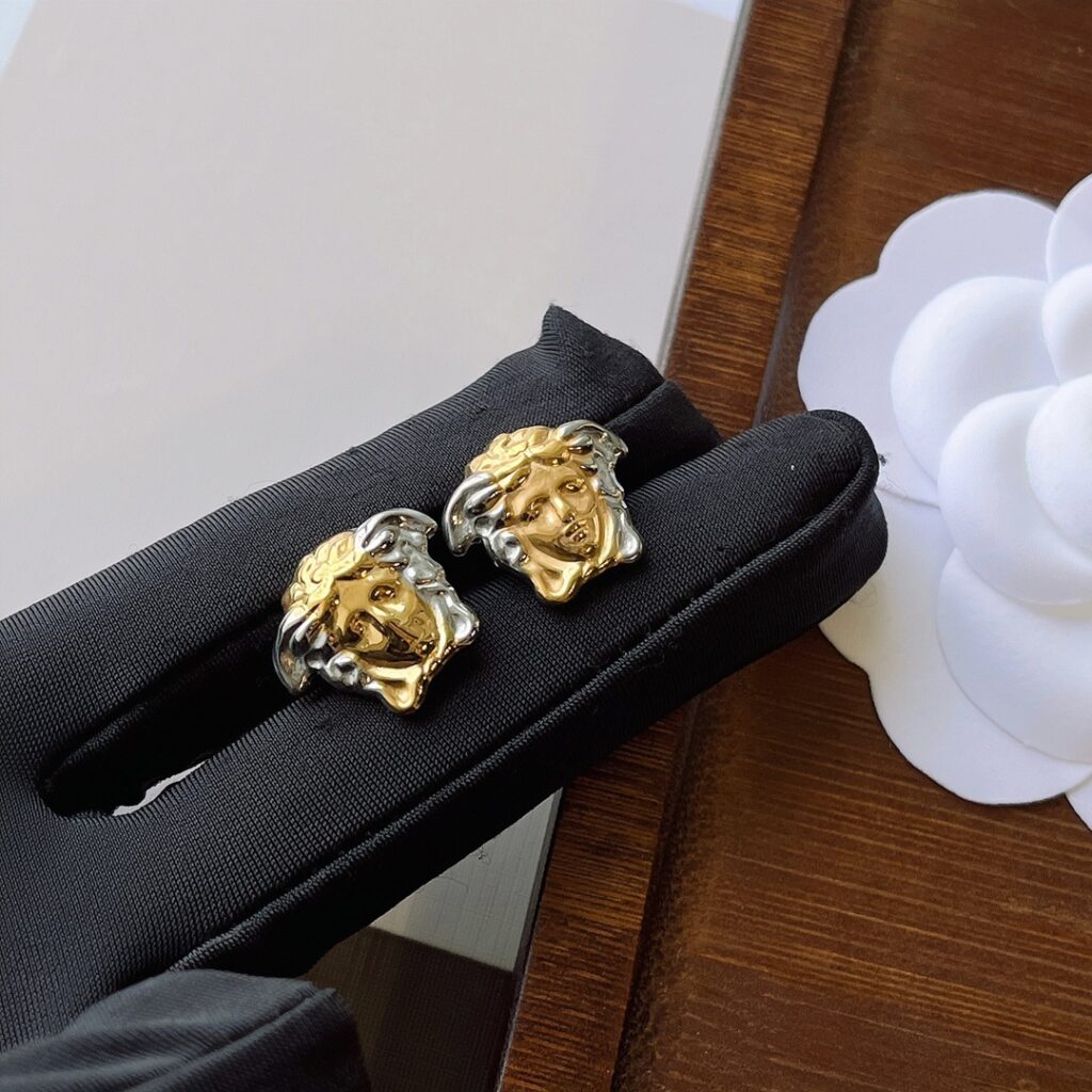 Designer A827 Ring editorial product context 2