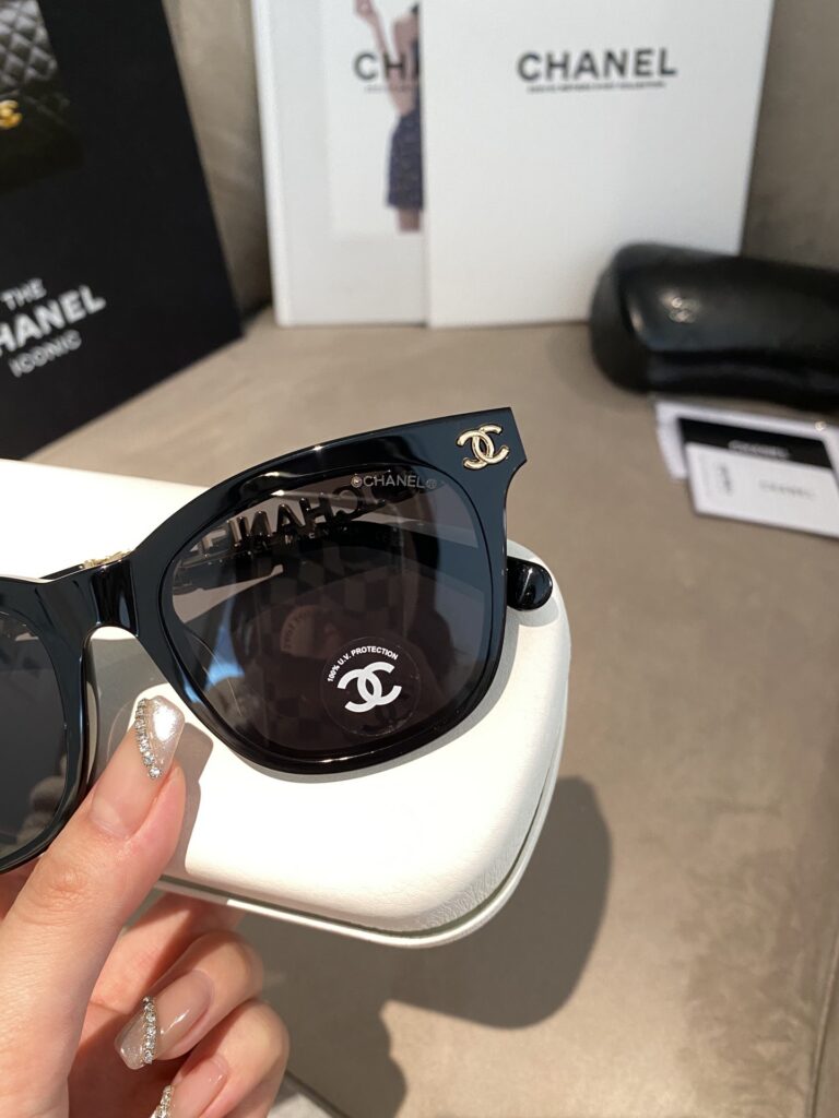 Designer AF Bag editorial product context 3