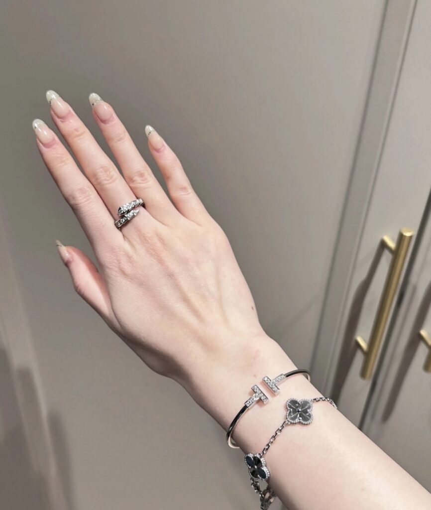 Bvlgari Jewelry Accessories Piece editorial product context 2