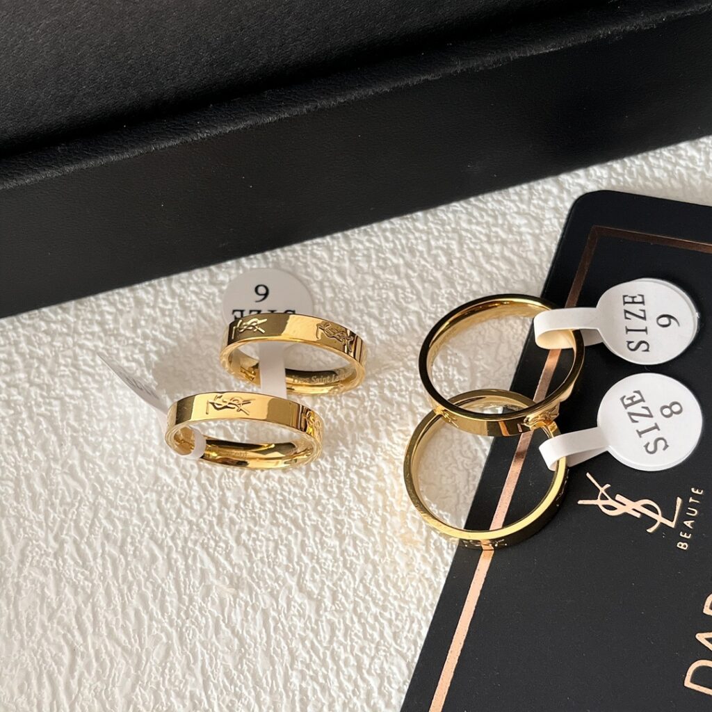 Designer J095 Ring editorial product context 3