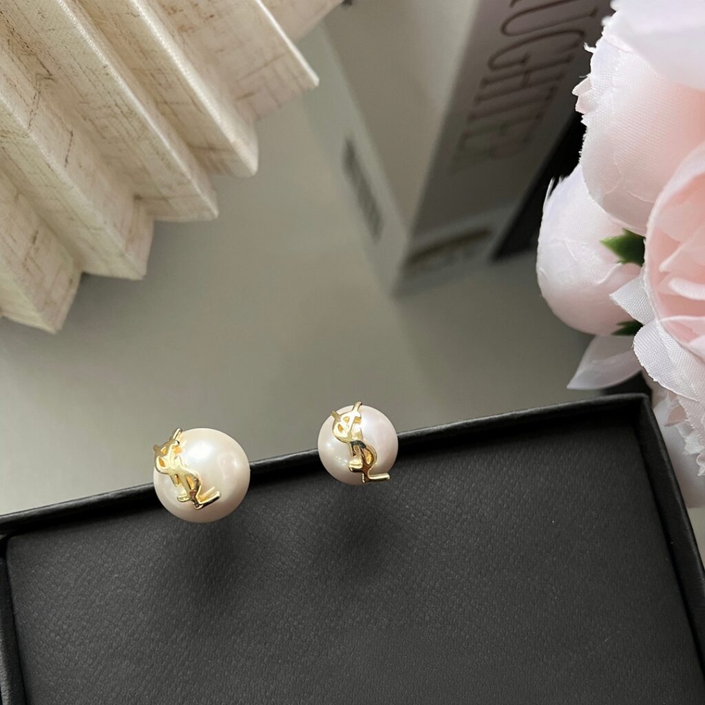 Designer A913 Ring editorial product context 2
