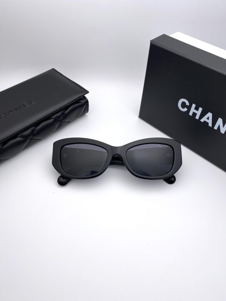 Designer D2DE Bag editorial product context 1
