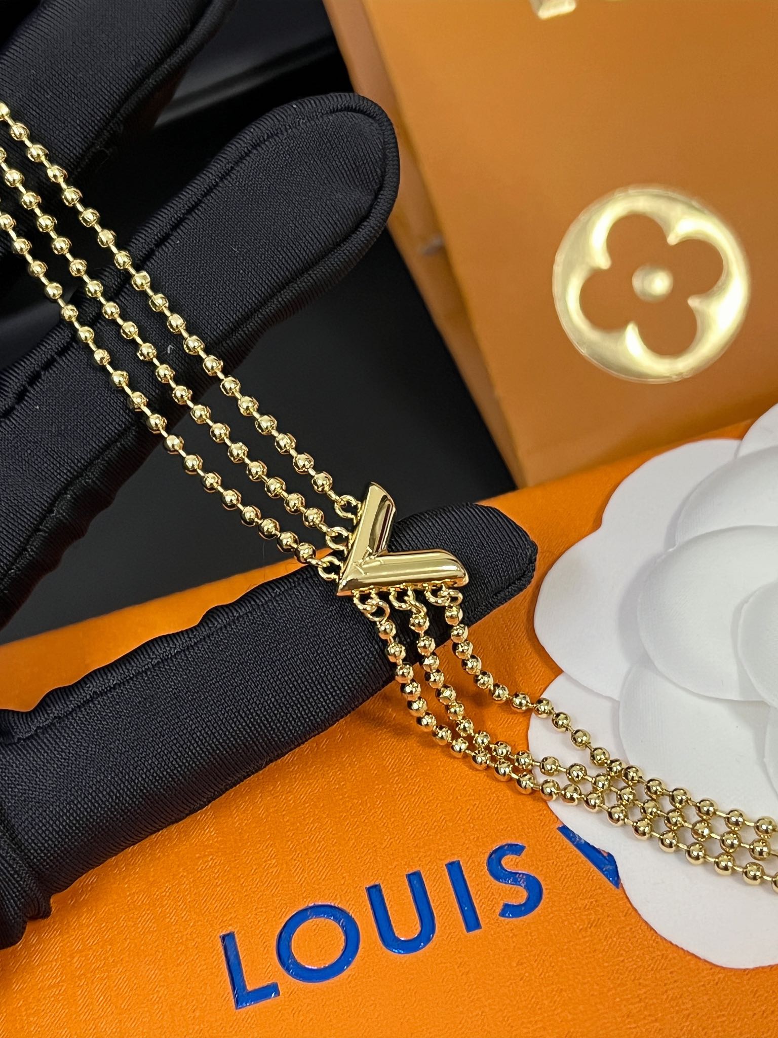 Designer Luxury L129 Category Each item IS quality-checked before dispatch with global tracked shipping jewelry Bracelet