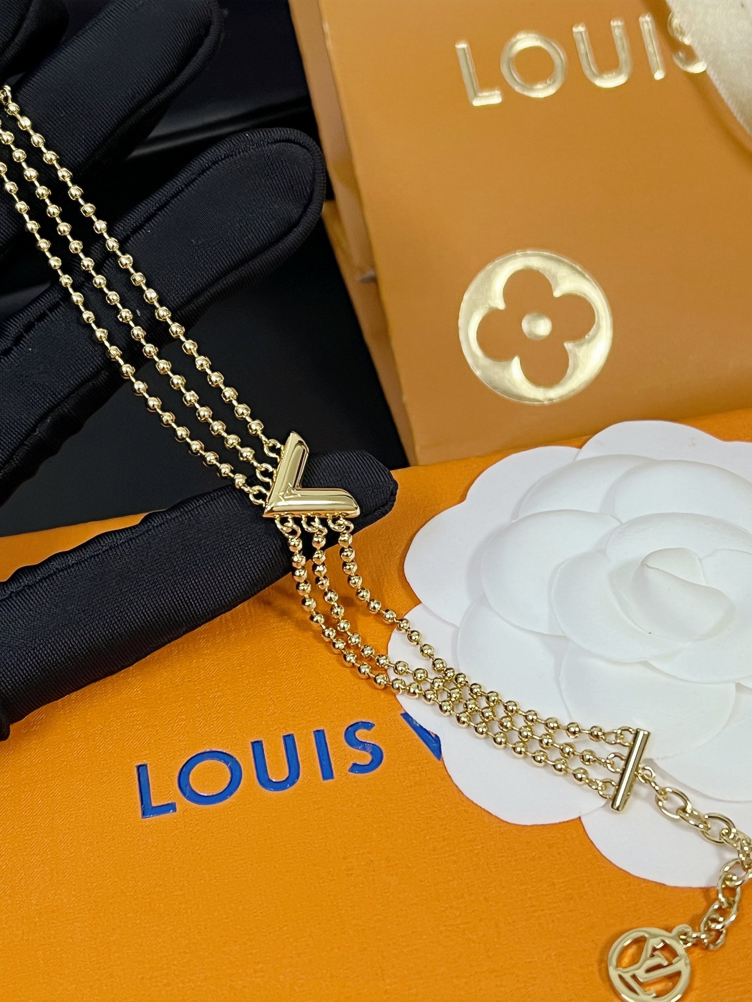 Designer Luxury L129 Category Each item IS quality-checked before dispatch with global tracked shipping jewelry Bracelet