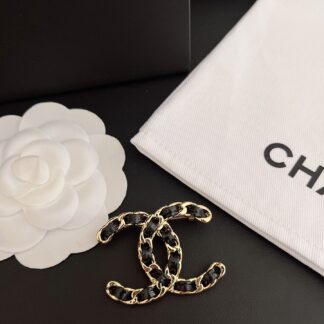 Luxury D153 Brooch