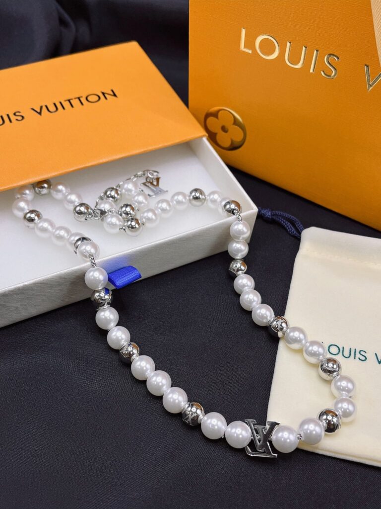 Designer Necklace editorial product context 3