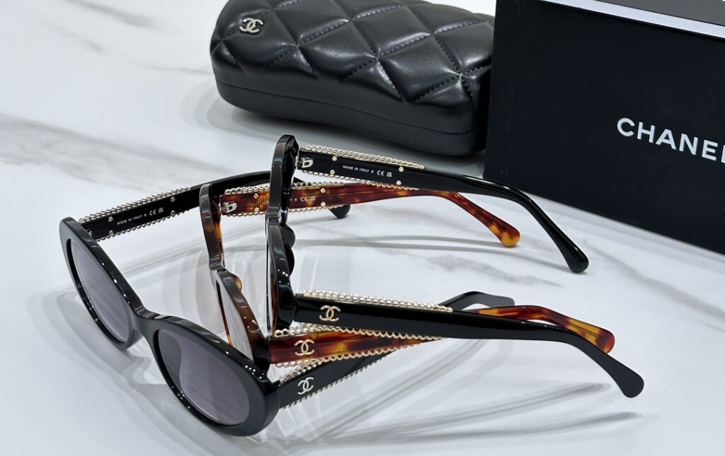 Designer GJ4J Bag editorial product context 3